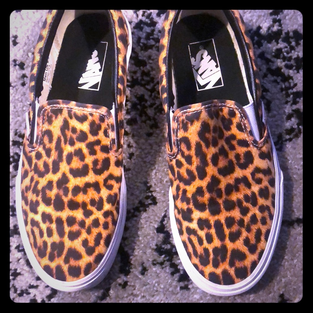 🖤digi leopard slip ons!!🖤